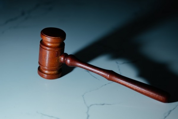 Sicurezza, chi si difende da un reato non è tenuto a risarcire